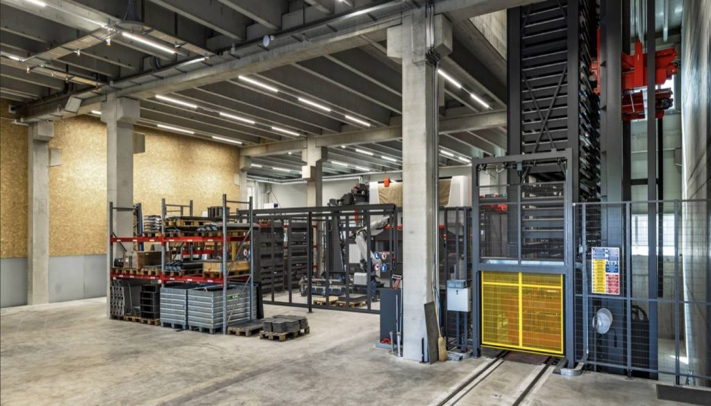Laserteile schneiden Halle